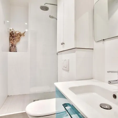 Apartament Quartier Tour Eiffel Free Netflix Paryż